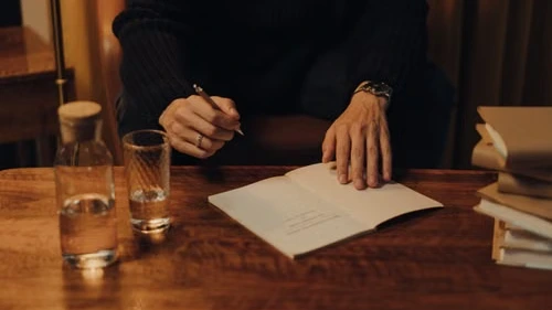 A Prize-Winning Story Was Flagged as AI. The Author Has Neuropathy and Writes on His Phone.